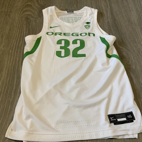 Nike Oregon Ducks Basketball #32 Jersey Men’s 46 Length +2 Used White 2019-2020 Cover