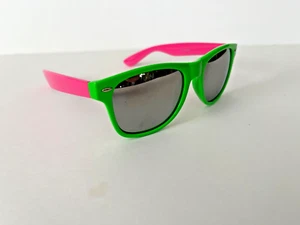 Retro Wayfare Style Mirrored Lenses Unisex Large Fashion Sunglasses UV400 - Picture 1 of 7