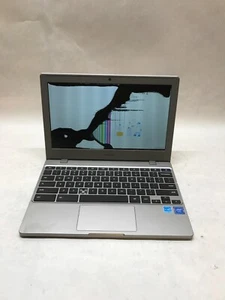 Samsung XE310XBA-K01US Chromebook 11" Intel Celeron 4GB RAM 32GB eMMC Cracked DW - Picture 1 of 8