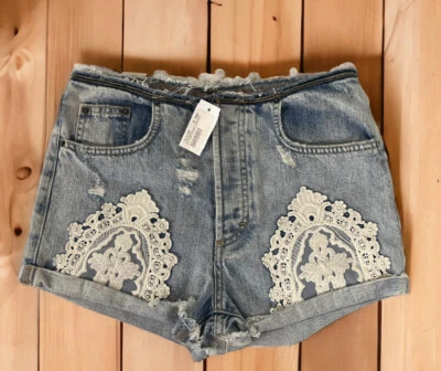 Pantalones Cortos de Jean CARMAR Dulce Denim Encaje Borde Crudo Cintura Para Mujer Talla 26 Nuevos con Etiquetas $289 Foto 1 de 4