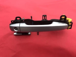 Subaru Impreza 2008-14 puerta delantera izquierda mango exterior usado fabricante de equipos originales - Imagen 1 de 7