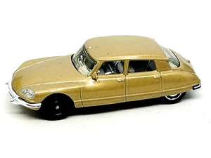 Matchbox Mattel 6 Citroen DS 1968 en oro tostado, raro error un buje negro, ¡como nuevo! - Imagen 1 de 3