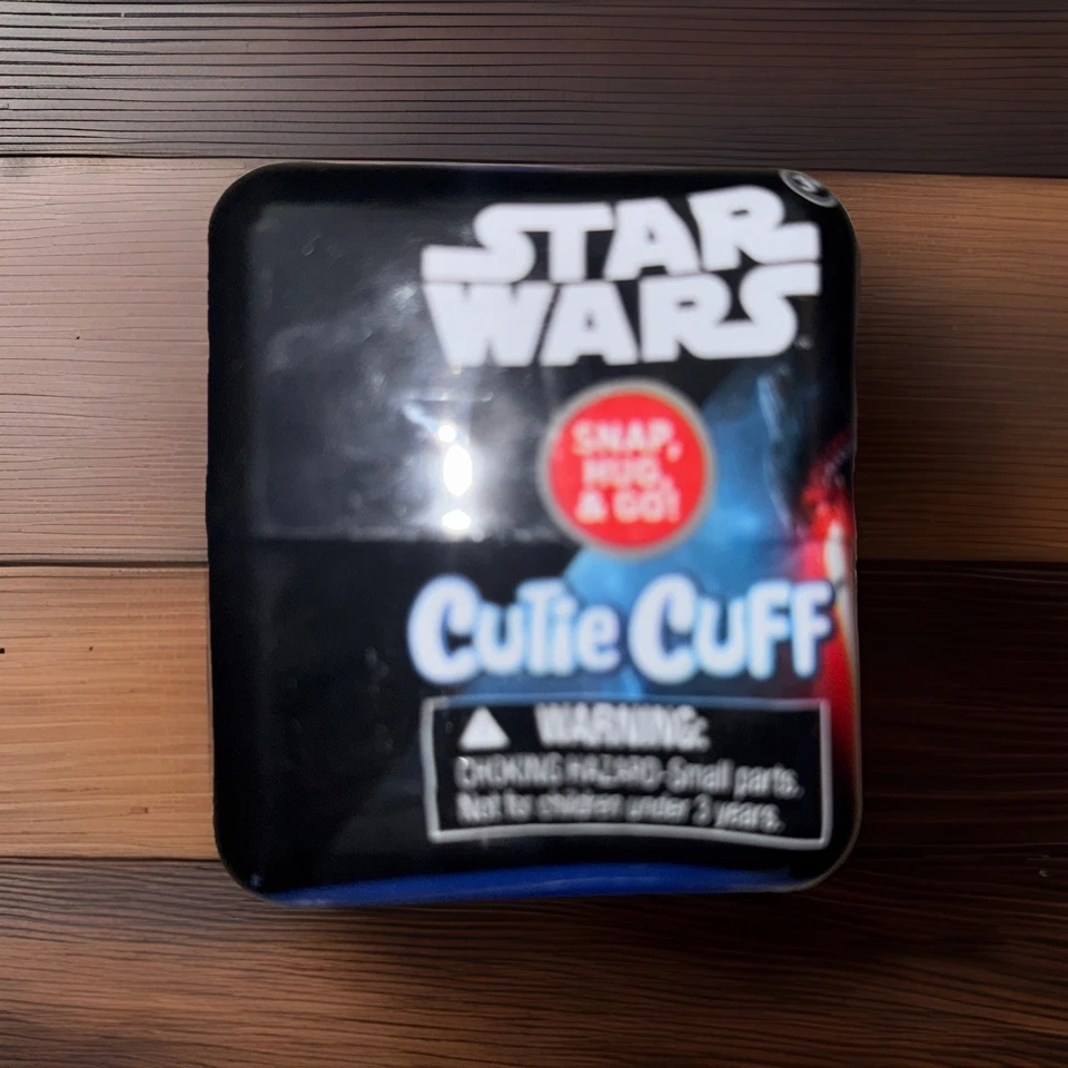 Cutie Cuff Star Wars Snap Hug & Go Collectibles Brand New - Image 1 of 1