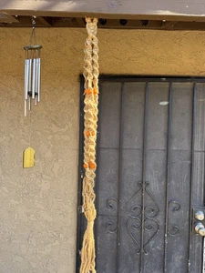 Porta piante lunghe in legno macramè da appendere perline 48’L marrone boho fatto a mano - Foto 1 di 2