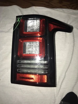 LAND ROVER LUZ TRASERA LUZ DERECHA GAMA 13-16 LR061659 VALEO Foto 1 de 4