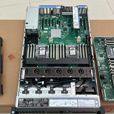 Lenovo SR850 2U 4CPU Sever 8x2.5"/4X Intel 8160 cpu 24Core/ 1T 2666MHz RAM - Image 1 of 4