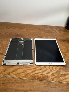 2X Apple iPad Air A2152 iOS Tables For spares / repairs - Picture 1 of 8