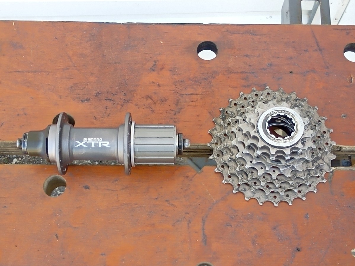 shimano XTR M950 ハブ　28H shimano XTR M950 ハブ 28H - メルカリ