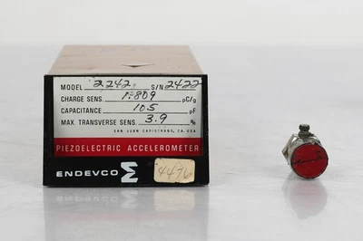 Acelerómetro piezoeléctrico Endevco 2242 Foto 1 de 4