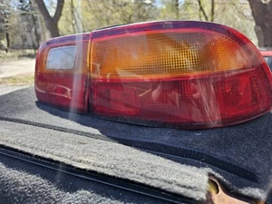 1992-1995 Civic Coupe Oem Taillight Assembly (RIGHT SIDE) - Picture 1 of 3