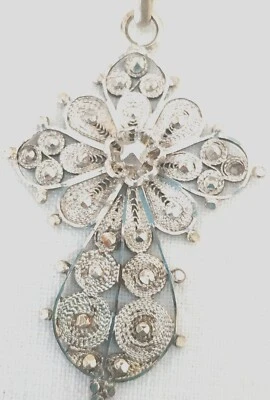 LUNGA COLLANA VINTAGE E CROCE IN FILIGRANA NO PUNZONI ARGENTO METALLO - Immagine 1 di 4