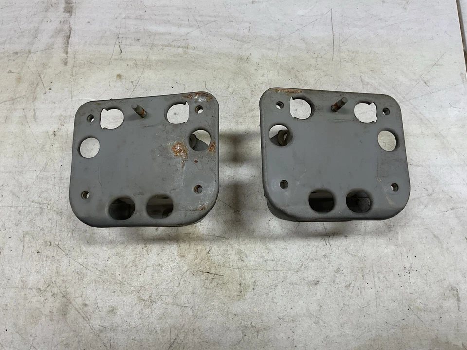 Juego de soportes de montaje de barra de choque trasera Infiniti G35 2003-2007 cupé par OEM Foto 1 de 4