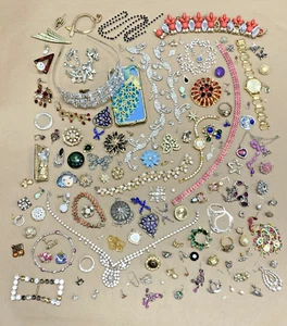 Lote de joyas rotas con cuentas de diamantes de imitación vintage artesanías reutilizables 2,7 lb - Imagen 1 de 18