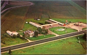 Postcard Ohio Milan OH Homestead Inn Motel Restaurant Aerial View - Imagen 1 de 2