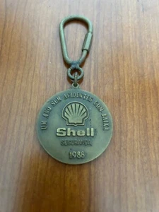 Shell gaz and oil company keychain keyring 1988 vintage in metal - Picture 1 of 6