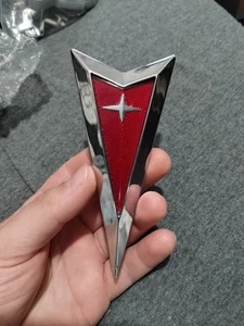 Z9# Pontiac Arrow Front Badge Logo Emblem OEM - Bild 1 von 2