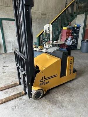 Big Joe Powered Counterbalanced Stacker with Tilt electric Pallet Jack 128” Lift - Image 1 of 4