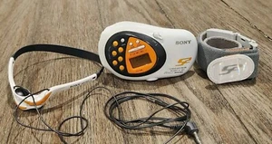 Walkman deportivo AM/FM Sony SRF-M80V S2 con auriculares MDR-W014 banda de brazo probado - Imagen 1 de 9