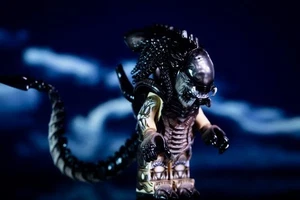 Custom Molded Figurine Accessory - Alien - Picture 1 of 2