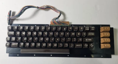 Teclado Commodore Vic 20 Mitsumi limpio probado Foto 1 de 4