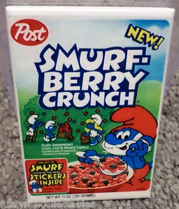 Schlumpf Beere Crunch Vintage Müslischachtel 2" x 3" Kühlschrank oder Spind MAGNET - Bild 1 von 3