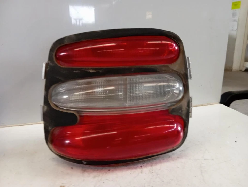 Enjoliveur Inf Feu Arriere Gauche pour FIAT BRAVA (182) 2001 223447 - Photo 1/4