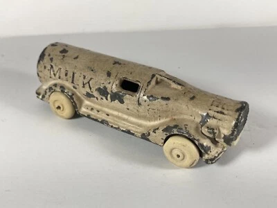 RARE BARCLAY BV-84 MILK TRUCK IN SHAPE OF  BOTTLE - Image 1 of 4