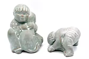 Lote Vintage Isabel Bloom Estatua Firmada Niño y Perro Bebé Cayendo Clima Bronce - Imagen 1 de 6