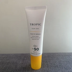 Tropic Sun Day Dewy Viso SPF 50 15ml -Ampio Spettro Protezione UV Travel Size - Foto 1 di 3