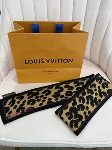 Louis Vuitton Leopard Print Bandeau Silk Scarf Pre-loved - Bild 1 von 10