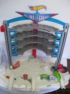 HOT WHEELS ULTIMATE GARAGE PLAYSET NOT COMPLETE WORKS - Picture 1 of 10