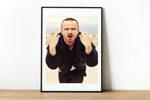 Aaron Paul-Jesse Pinkman-Breaking Bad Shooting Middle Finger-Flipping Bird-974 - Picture 1 of 5