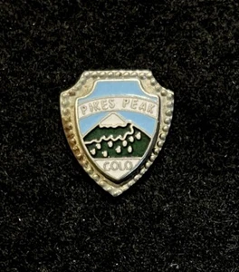 Pin de esquí PIKES PEAK novedad COLORADO Mountain State recuerdo viaje divertido solapa - Imagen 1 de 3