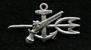 UDT Underwater Demolition Team PEWTER BADGE MADE IN US NAVY SEAL TEAM WOW - Picture 1 of 24