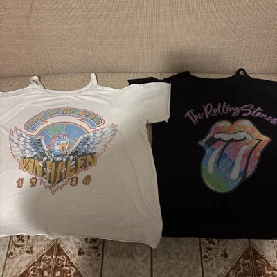 Lote de 2 camisetas de hombro frío de banda de rock de segunda mano Torrid talla 0 (12) Foto 1 de 4