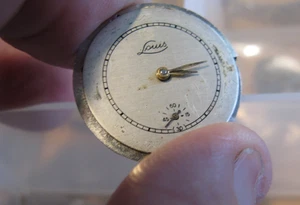 Vintage Louis 17 jewel watch movement FXW - Picture 1 of 3