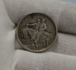 1925 US Stone Mountain Commemorative 50c - Picture 1 of 2
