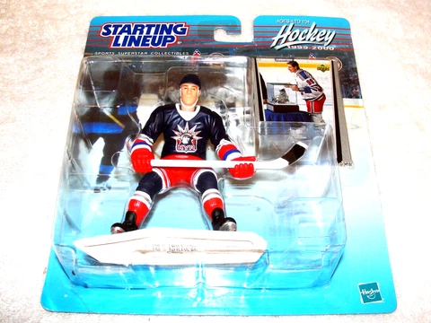 Starting Lineup Wayne Gretzky Action Figure, New York Rangers, 99-00 NHL, Sealed Cover