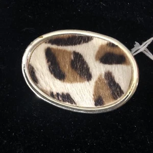 Vintage Jewelry Gold tone faux fur Leopard Brooch Estate - Picture 1 of 7