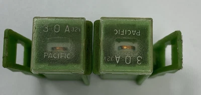 OEM NISSAN PACIFIC 30A PAR DE FUSIBLES VERDE 89-98 NISSAN 240SX S13 S14, SILVIA, 180SX Foto 1 de 4