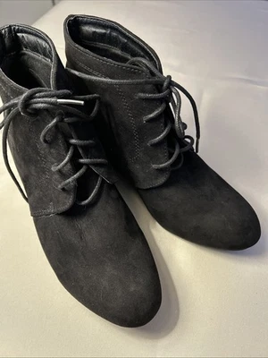 Botines Charlotte Russe negros con cordones al tobillo con cuña talla Foto 1 de 4