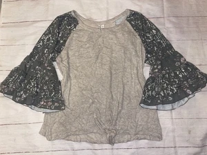 Womens Large Cato Gray Ruffle Bell Sleeve Shirt - Picture 1 of 2