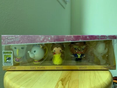 SDCC 2017 Monograma La Bella y la Bestia Llavero de Espuma Juego de 5 Piezas Exclusivo Foto 1 de 4