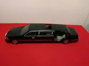 Sun Star 1:18 2003 Lincoln berlina pressofusa *ALCUNE PARTI ROTTE* per parti!! - Foto 1 di 7