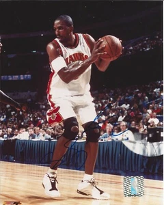 Shareef Abdur-Rahim autographed 8x10 Atlanta Hawks  Free Shipping #S1203 - Picture 1 of 1