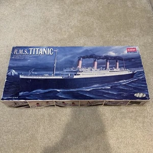 RMS Titanic Barco Juguete Plástico Hobby Modelo Kit Escala 1/600 Academia #1459 - Imagen 1 de 24