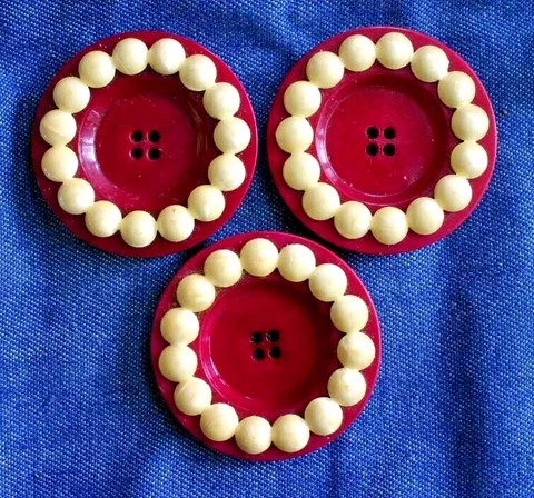 3 Maroon & Pearly White Plastic Buttons !940s vintage 1 5/8" Cover