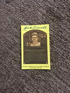 BASEBALL GREAT RICK FERRELL SIGNED BASEBALL HOF GOLD PLAQUE CARD - Picture 1 of 2