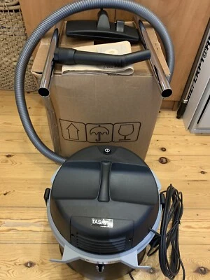 Taski Go Hoover Vacuum  Industrial Work 8L  Capacity 900W NEW RRP £99 Ps VAT - Image 1 of 4