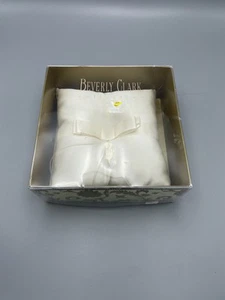 BEVERLY CLARK Collection RING PILLOW Ivory - Picture 1 of 5